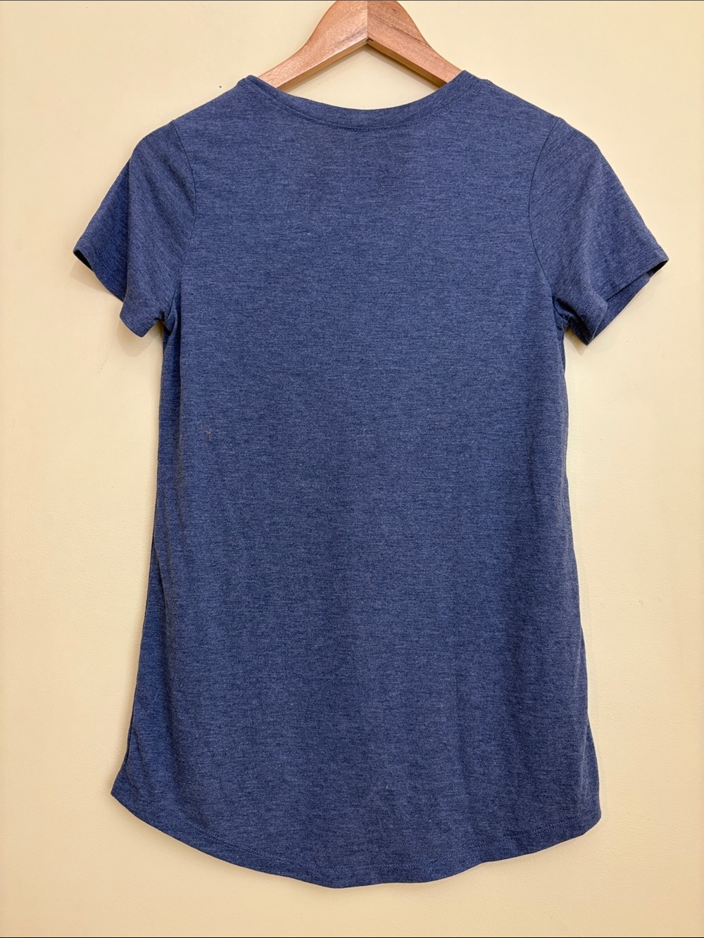 Heather navy blue short sleeve Graphic rainbow tee top "Be Kind to others" S - Picture 5 of 5